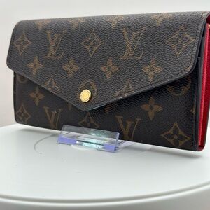 Louis Vuitton Monogram Sarah Wallet EUC.